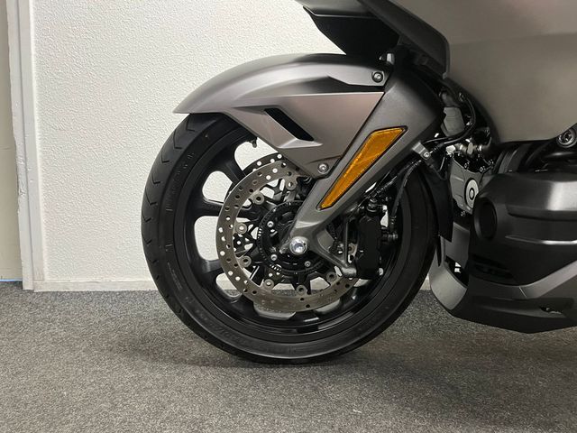 honda - gl-1800-goldwing-bagger