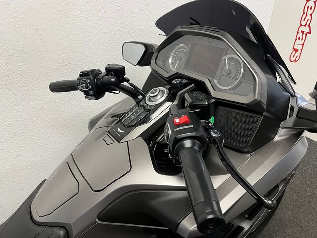 honda - gl-1800-goldwing-bagger