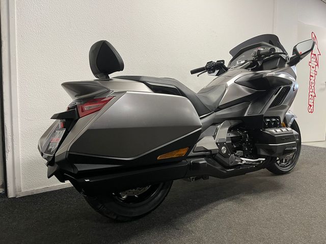 honda - gl-1800-goldwing-bagger