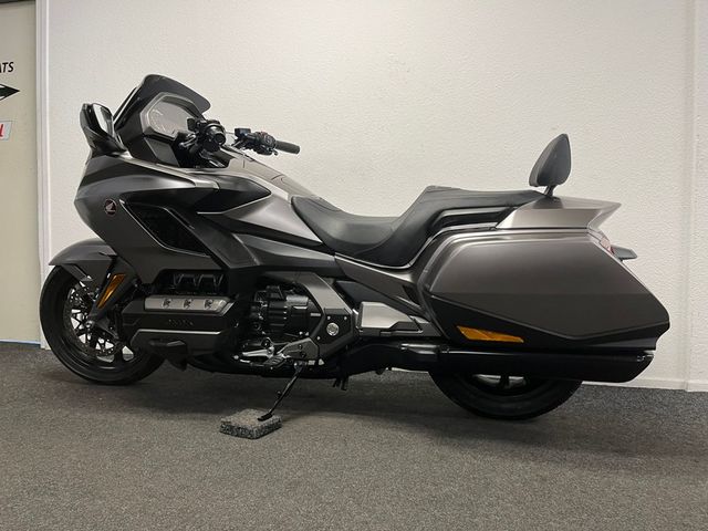 honda - gl-1800-goldwing-bagger