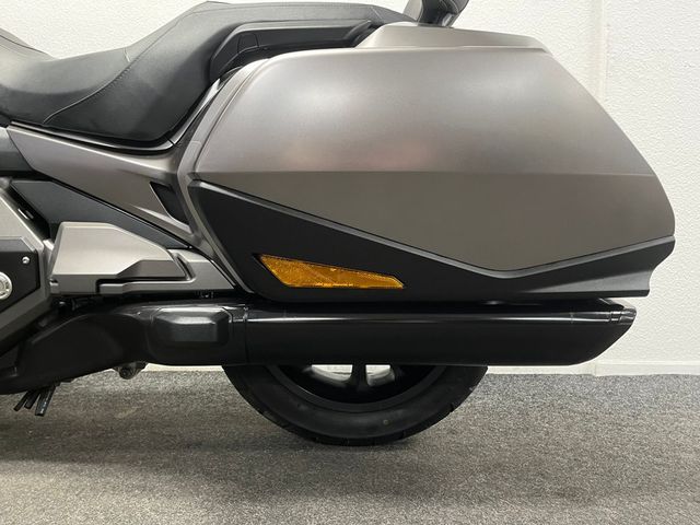 honda - gl-1800-goldwing-bagger