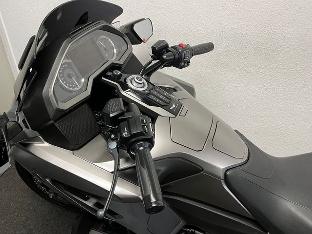 honda - gl-1800-goldwing-bagger