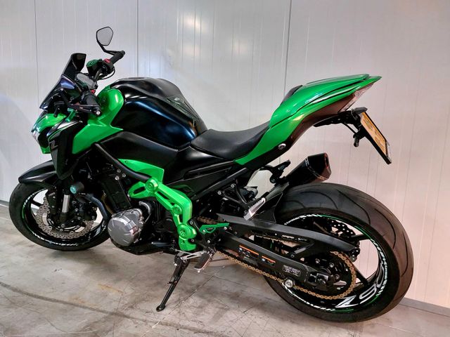 kawasaki - z900