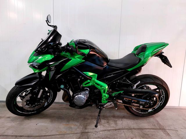 kawasaki - z900