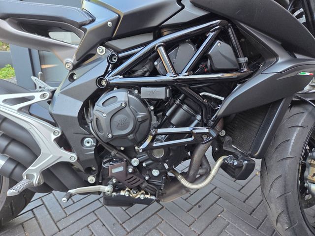 mv-agusta - brutale-800