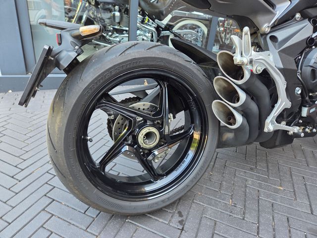 mv-agusta - brutale-800
