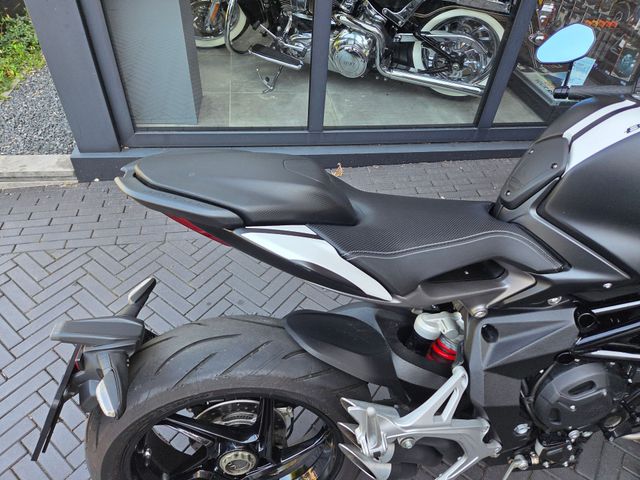 mv-agusta - brutale-800
