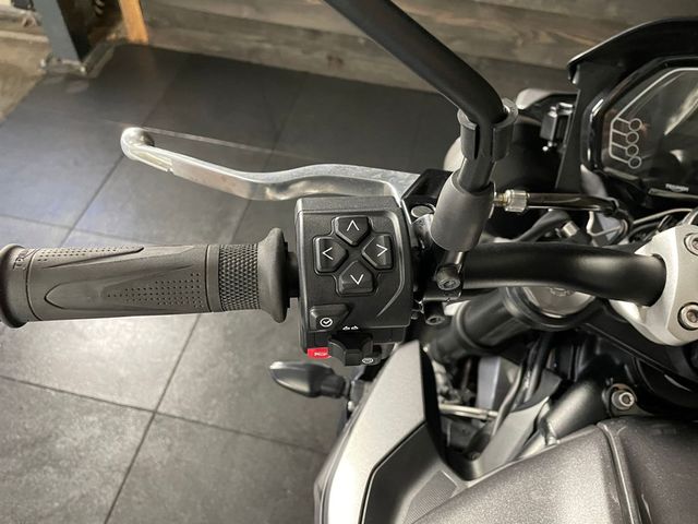 triumph - street-triple-r