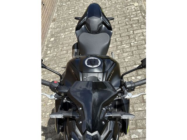 kawasaki - z900