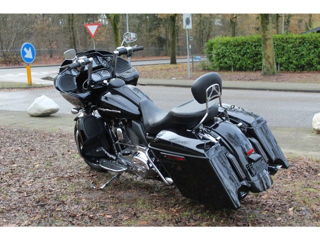 harley-davidson - road-glide-cvo-fltrxse