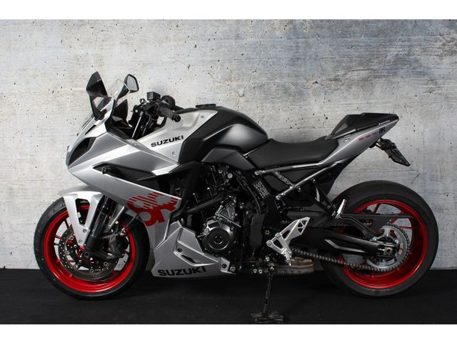 suzuki - gsx-8r