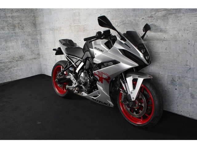 suzuki - gsx-8r