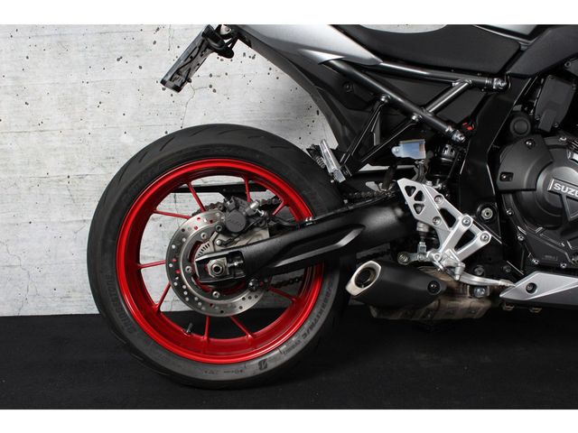 suzuki - gsx-8r