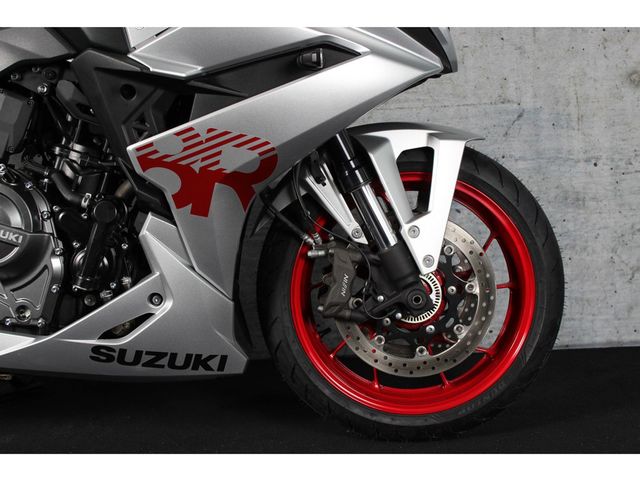 suzuki - gsx-8r