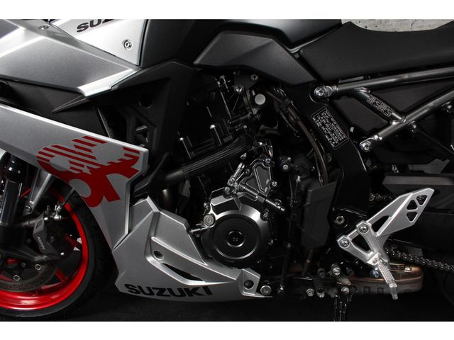 suzuki - gsx-8r