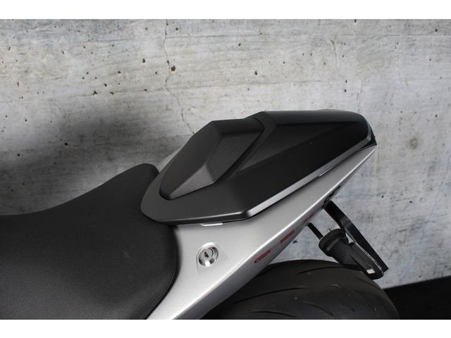 suzuki - gsx-8r
