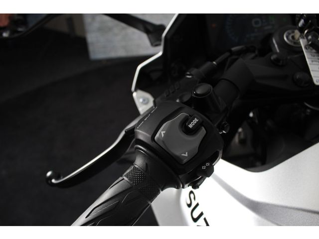 suzuki - gsx-8r