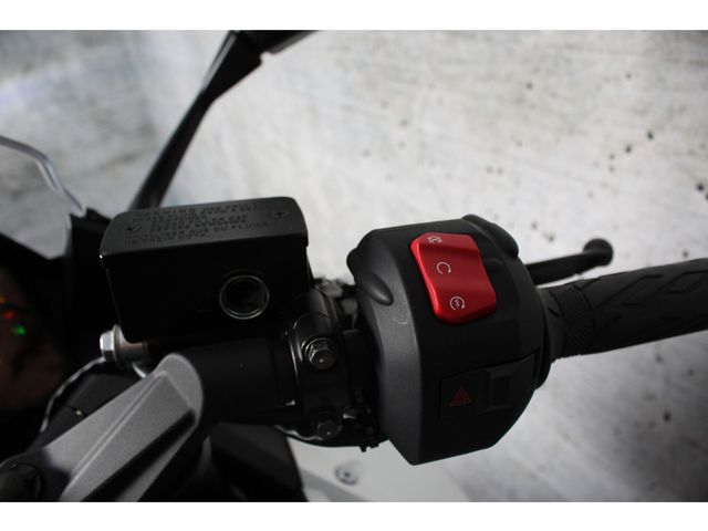 suzuki - gsx-8r