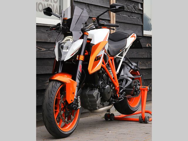ktm - 1290-super-duke-r-se