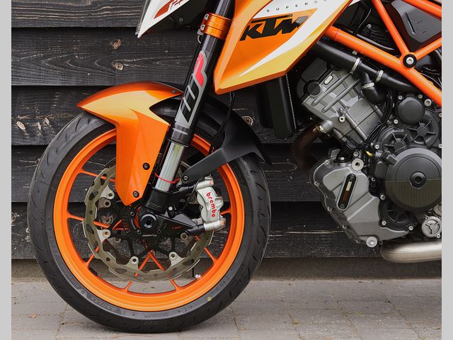 ktm - 1290-super-duke-r-se