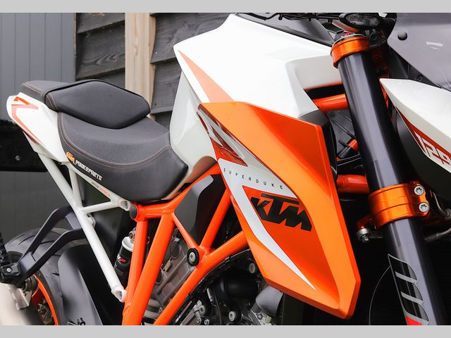 ktm - 1290-super-duke-r-se