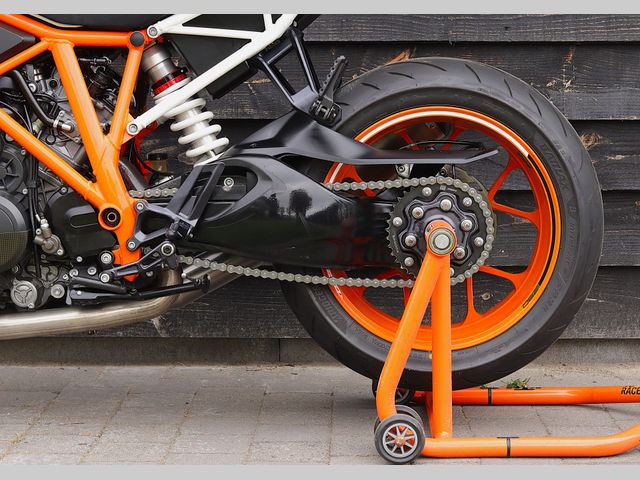 ktm - 1290-super-duke-r-se