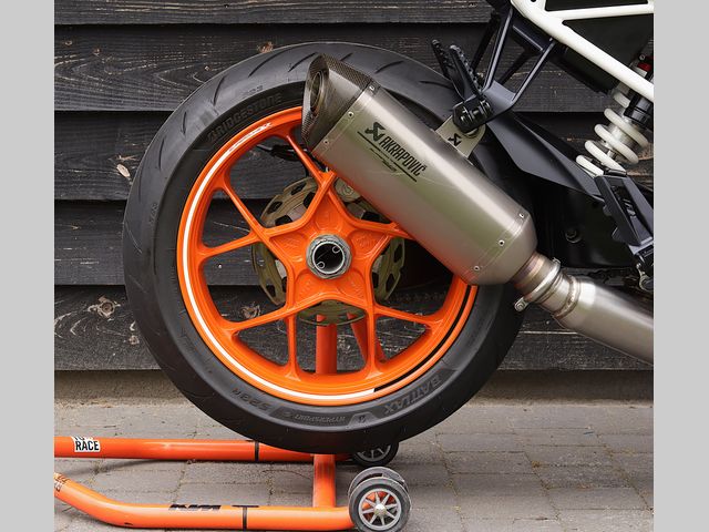 ktm - 1290-super-duke-r-se