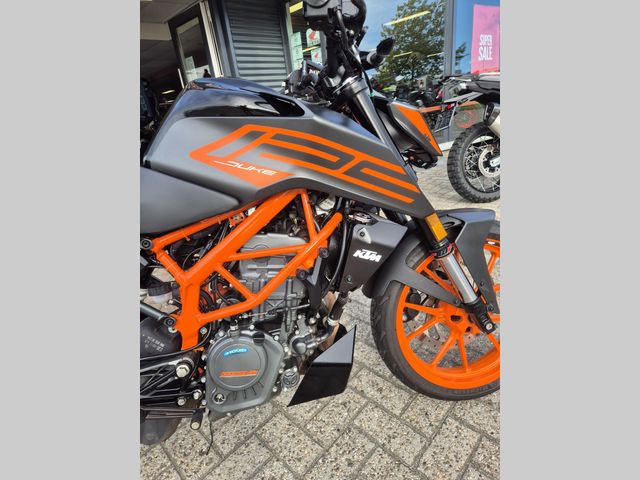 ktm - 125-duke