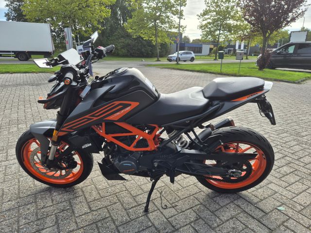 ktm - 125-duke