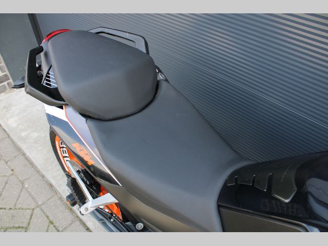 ktm - 390-duke