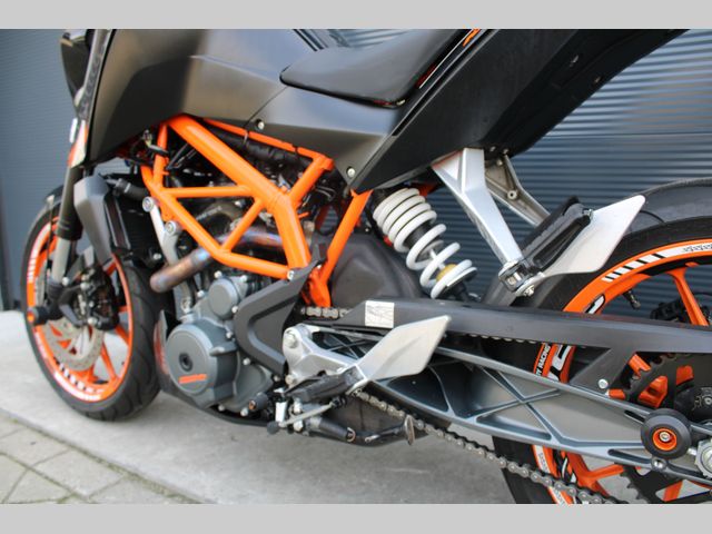 ktm - 390-duke