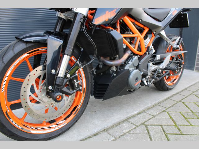 ktm - 390-duke