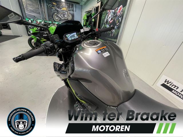 kawasaki - z900
