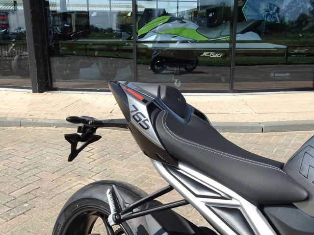 triumph - street-triple-rs