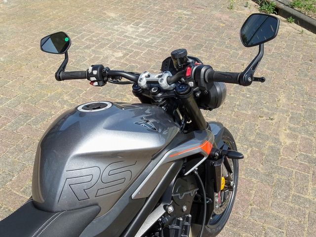 triumph - street-triple-rs