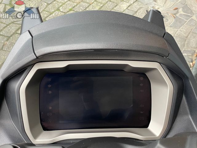 piaggio - mp3-530-hpe-advance-exlusive