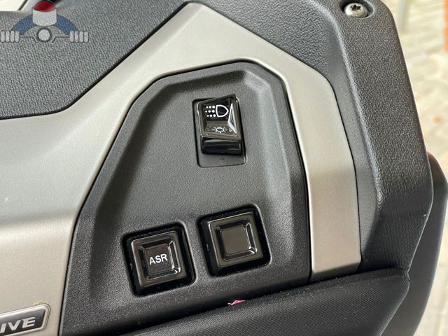 piaggio - mp3-530-hpe-advance-exlusive