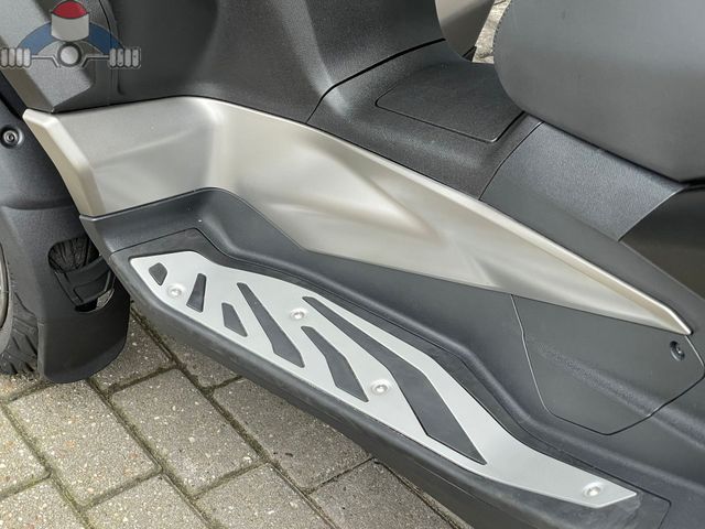 piaggio - mp3-530-hpe-advance-exlusive