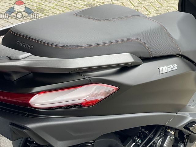 piaggio - mp3-530-hpe-advance-exlusive