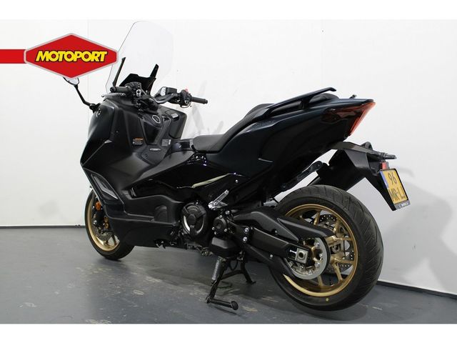 yamaha - tmax-tech-max-560