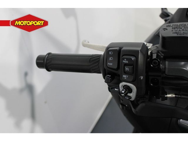yamaha - tmax-tech-max-560