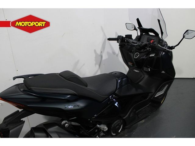 yamaha - tmax-tech-max-560