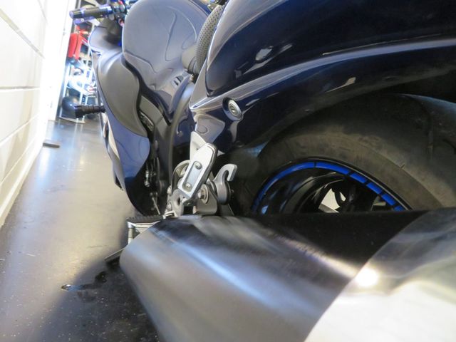 suzuki - gsx-r-1300-hayabusa