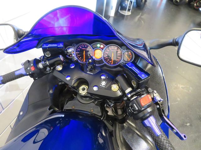 suzuki - gsx-r-1300-hayabusa