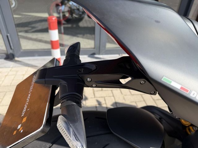 ducati - streetfighter-v4s