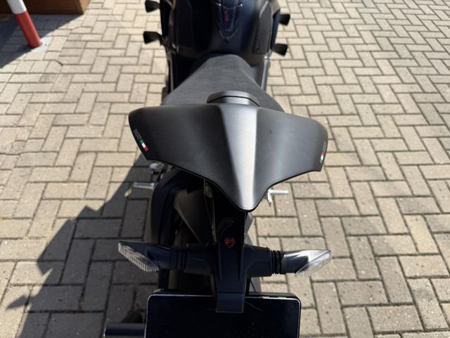 ducati - streetfighter-v4s