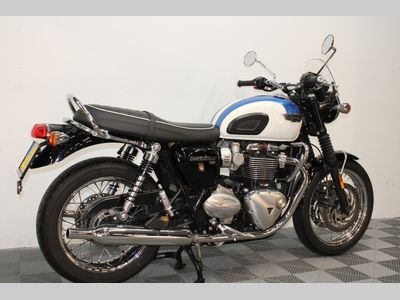 TRIUMPH BONNEVILLE  T 120 – foto 4
