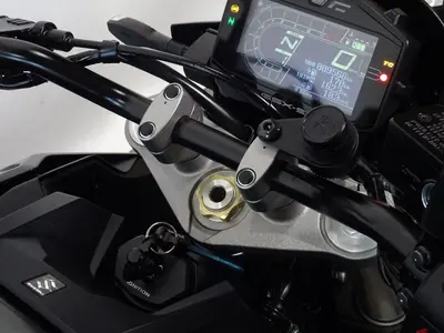 SUZUKI GSX-S 750 ZA – foto 3