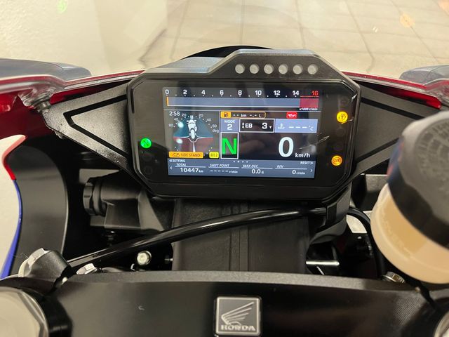 honda - cbr-1000-rr-r-fireblade