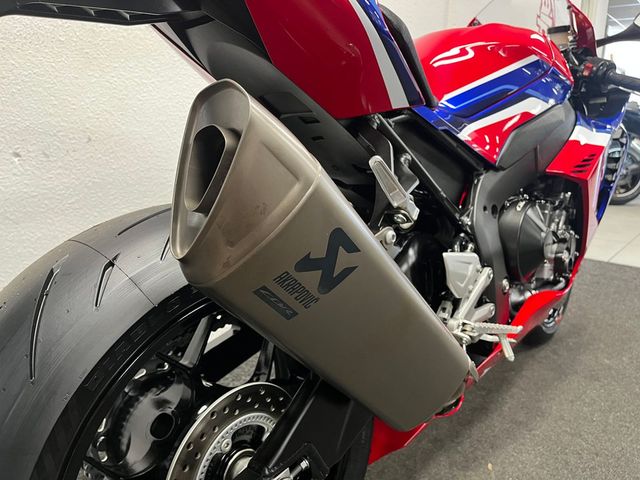 honda - cbr-1000-rr-r-fireblade
